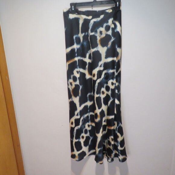 Zara Maxi Satin Abstract Pattern Skirt Size Small - Picture 2 of 5